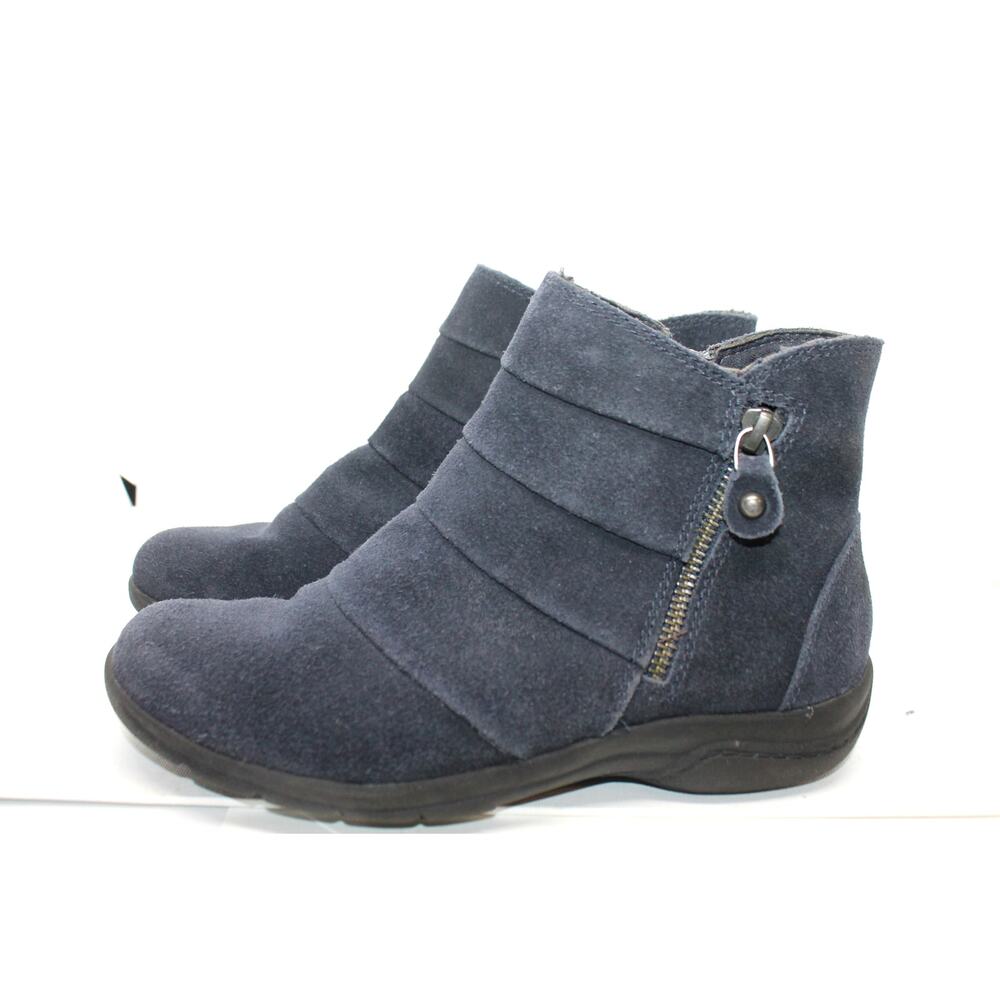 Clarks Blue Suede Water Resistant Ankle Boots sz 6.5M